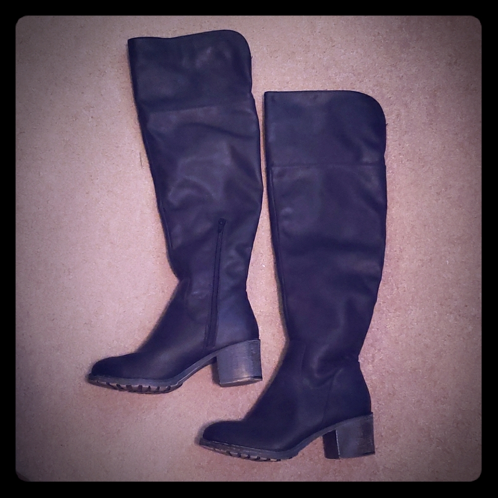 Like New Black Thigh/Knee High Boots Size 7.5